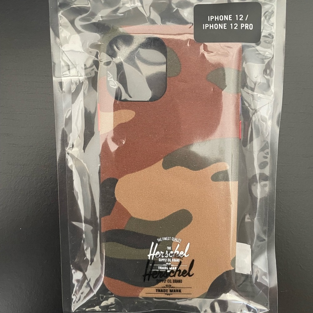 Herschel IPhone 12/ 12 Pro case